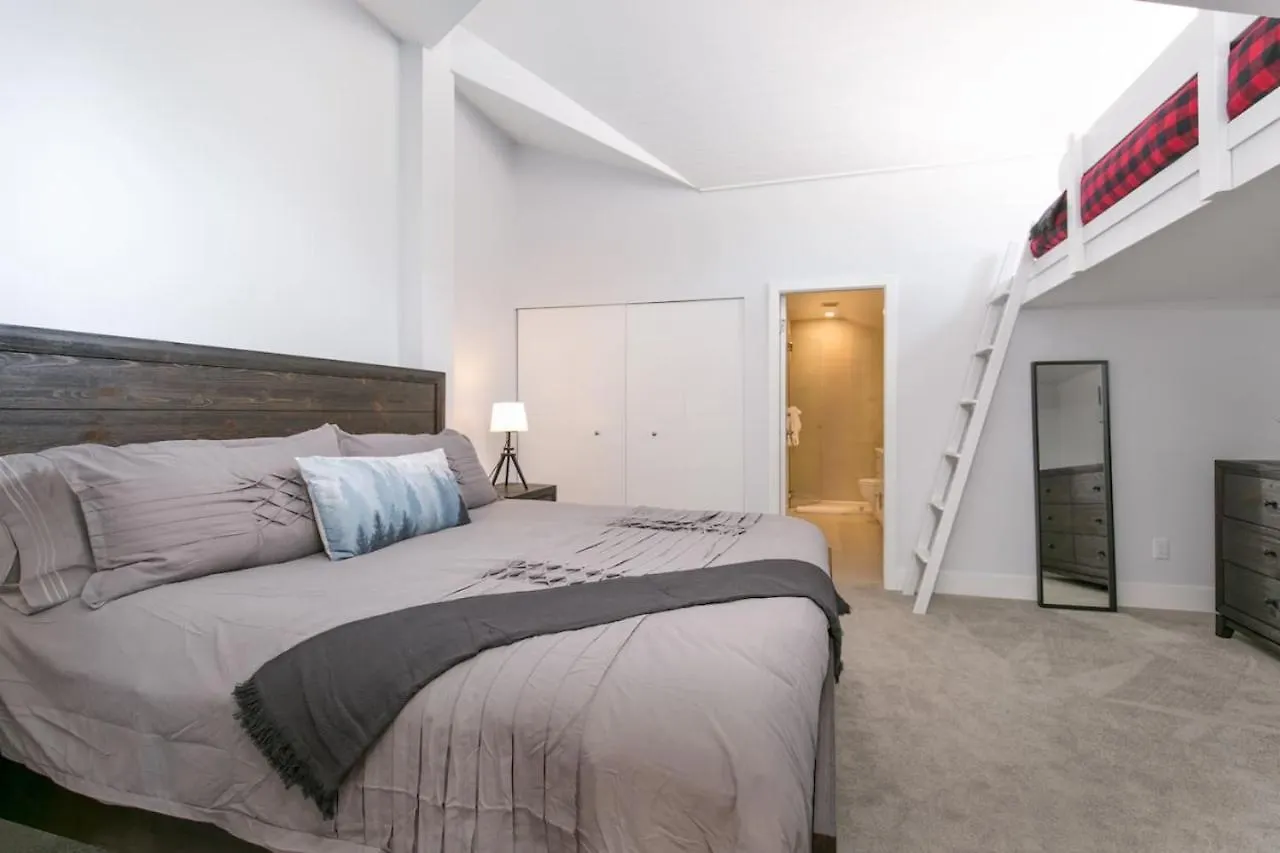 Tantalus Penthouse Mountain And Village Views Whistler 0*,