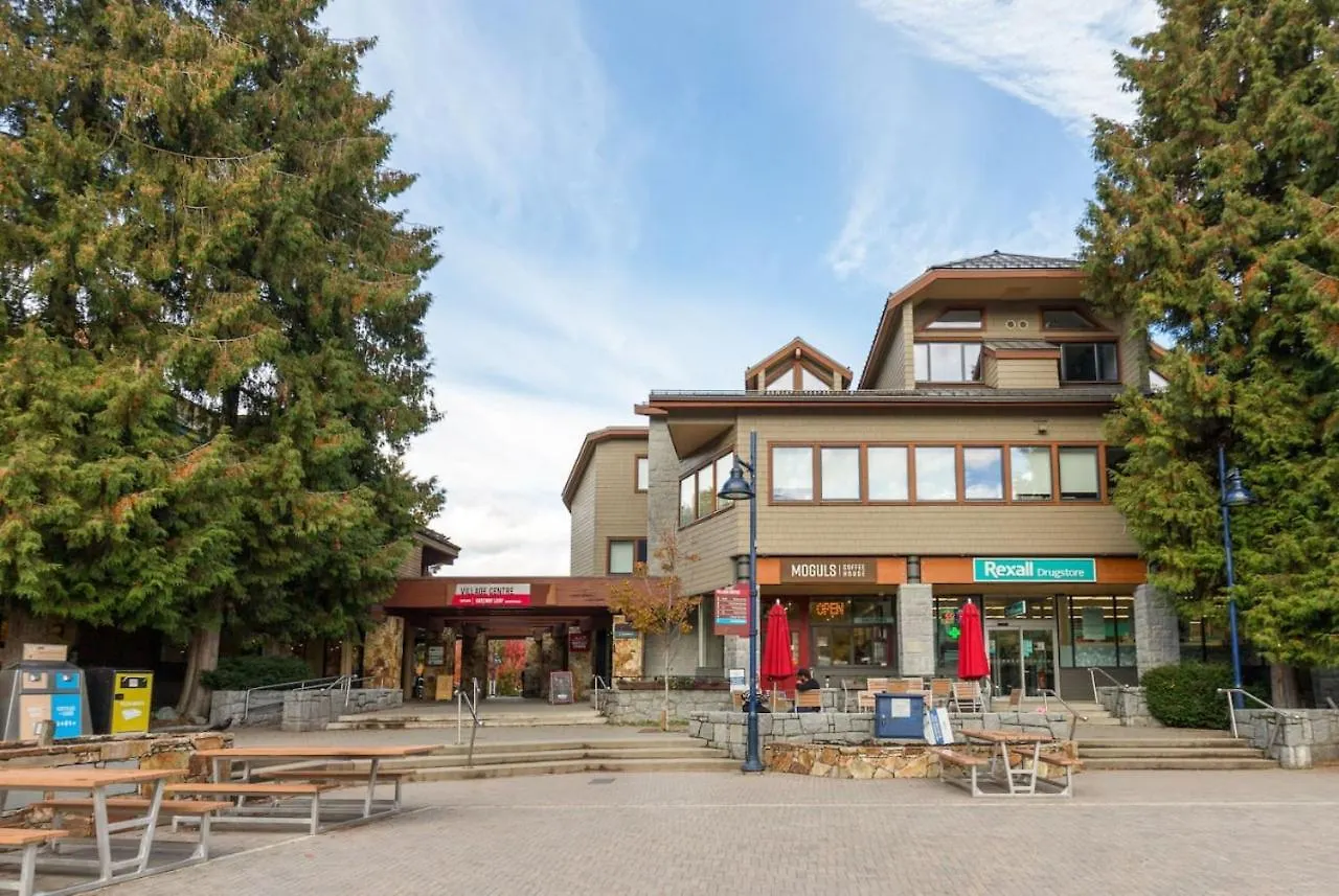 Tantalus Penthouse Mountain And Village Views Whistler 0*,  Canadá